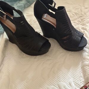 Black Women's Wedge Sandals - Open Toe Strappy Design